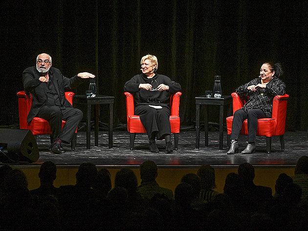 Maria Happel und Michael Niavarani